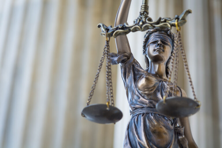 Haftung Digital Signage Projekte, Justitia