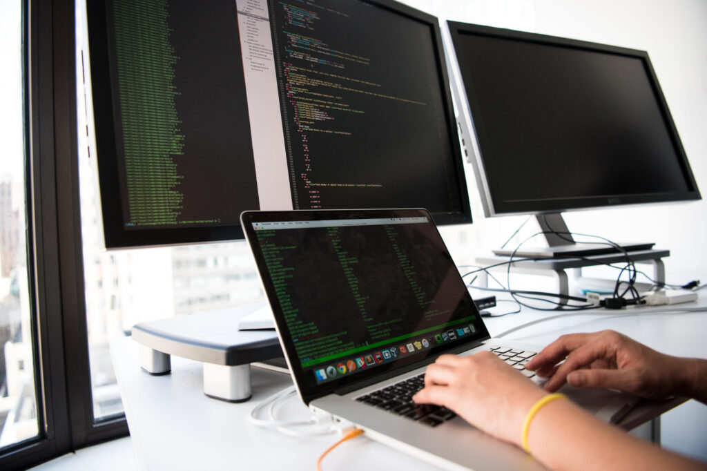 Digital Signage Schnittstellen, Code, Programmierung