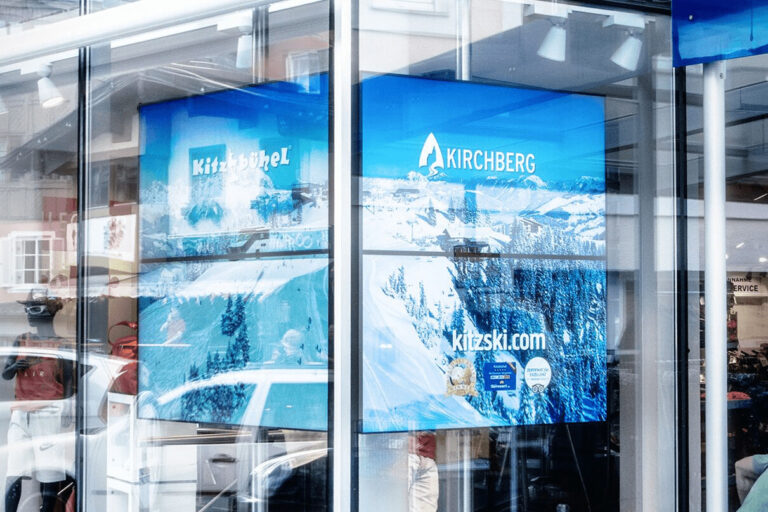 Digitale Schaufensterwerbung, Digitales Schaufenster, Schaufenster, Semi-Outdoor, VideoWall, High Brightness