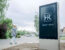 Outdoor-Stele, Digital Signage, Digitale Außenwerbung, Hochformat, Outdoor Stele